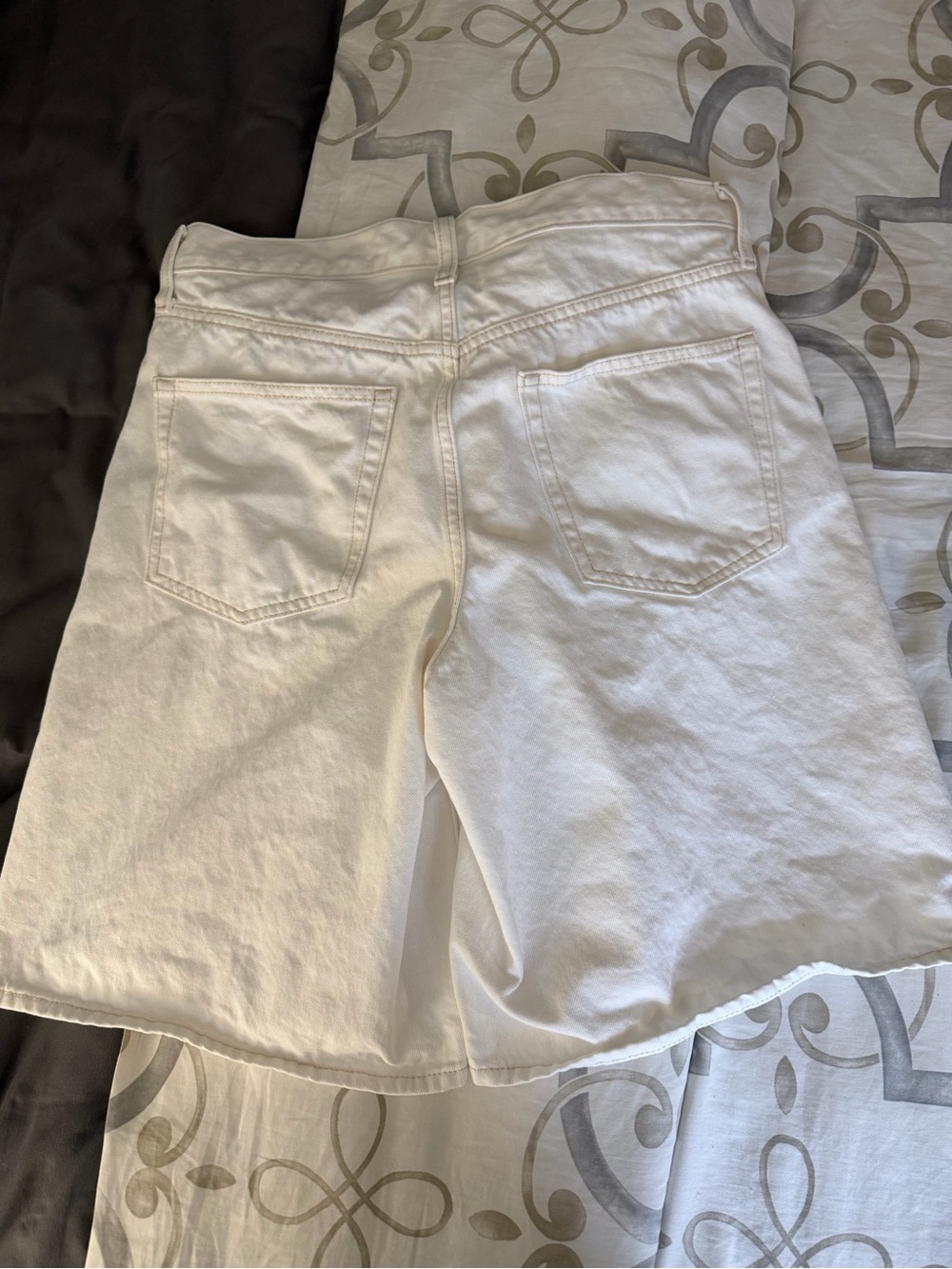 GAP Longline 11" mid rise denim White Shorts - Women size 10 - Picture 7 of 8